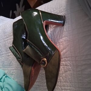Stylish Green Heeled Boots